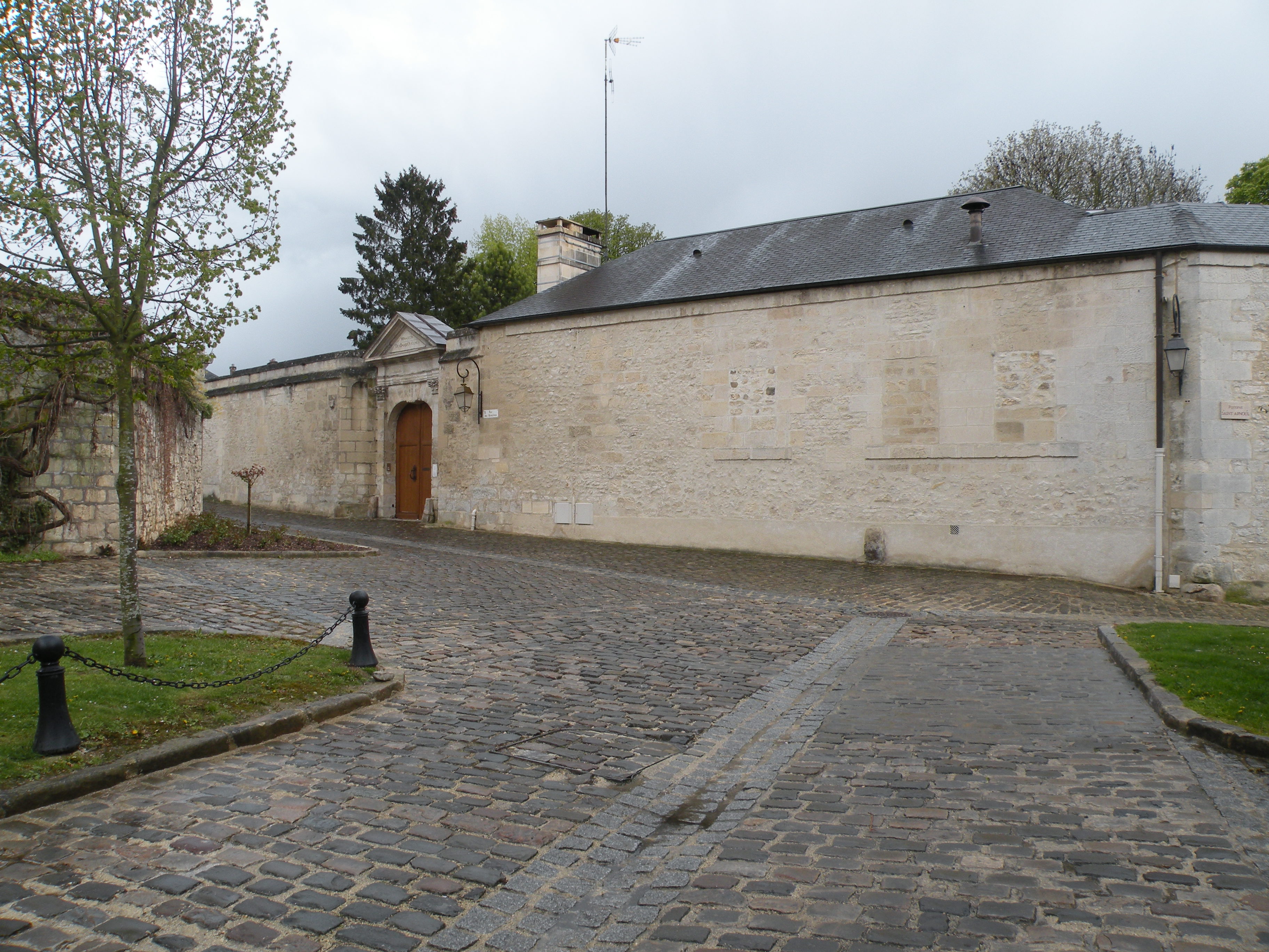  Where  find  a skank in Crepy-en-Valois (FR)